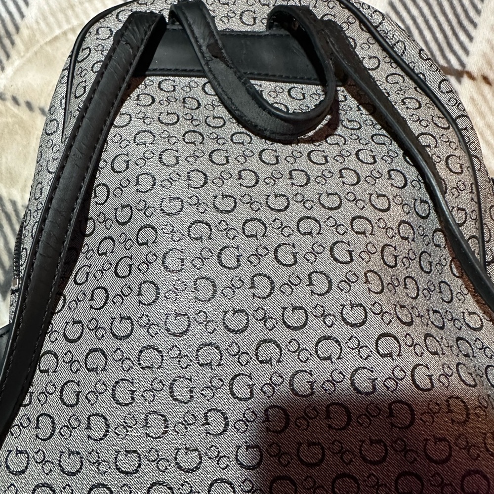 Guess Gray And Black Patterned Backpack - image 2